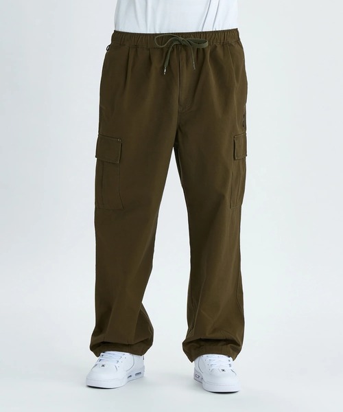DC SHOES（ディーシーシューズ）の「25 SUPERWIDE CARGO P /DCストレッチウエストゴムバルーンシルエットカーゴパンツ（カーゴパンツ・メンズ・ブラック系その他2/ライトブルー/スカイブルー/カーキ/ブラック/ブラック系その他・X-LARGE/LARGE/MEDIUM）」の4枚目の写真