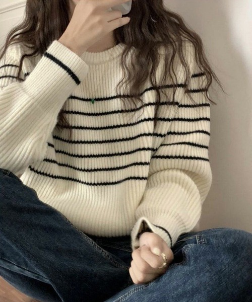 DAY CLOSET(デイ クローゼット)の「レディース 長袖ボーダー柄オーバーサイズサイドスリットリブニットトップス(ニット/セーター・レディース・ネイビー/ホワイト・FREE)」の12枚目の写真