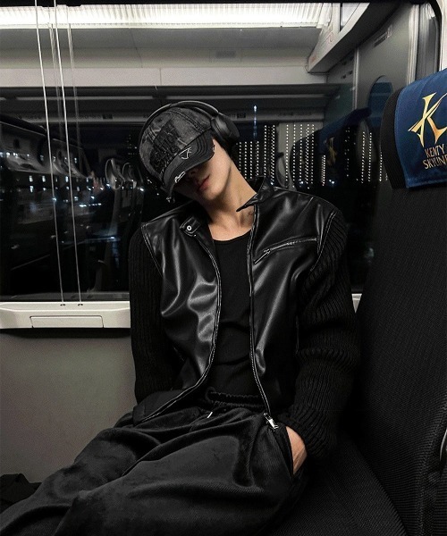 COSYHARU（コシハル）の「ディープブラックニットコンビジャケット（ブルゾン・メンズ・ブラック系1/ブラック系2・MEDIUM/LARGE）」の13枚目の写真