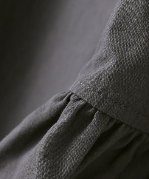 plage（プラージュ）の「Furil 2way ブラウス（シャツ/ブラウス・レディース・チャコールグレー/アイボリー・FREE）」の6枚目の写真