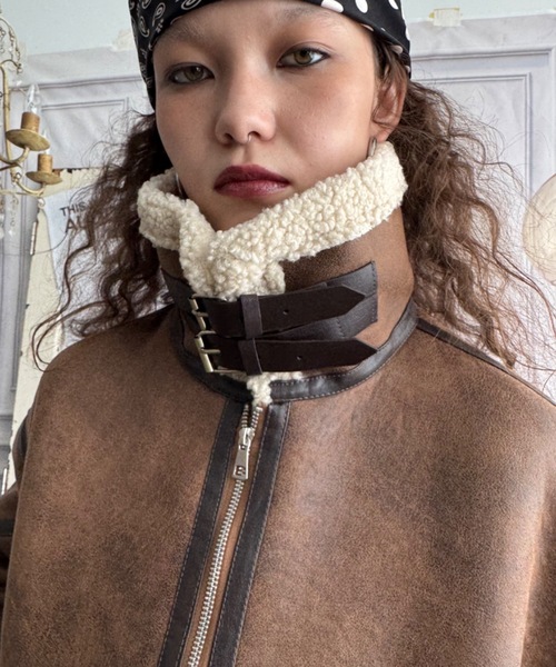 SHAGGIE（シャギー）の「スタンドカラーボアムートンコート（ムートンコート・レディース・ブラウン/ブラック・FREE）」の6枚目の写真