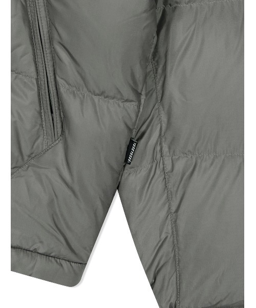 YESEYESEE(イエスアイシー)の「Sign Logo Down Jacket(ダウンジャケット/コート・メンズ・ブルー/グレー/ブラック・L/S/XL/M)」の13枚目の写真