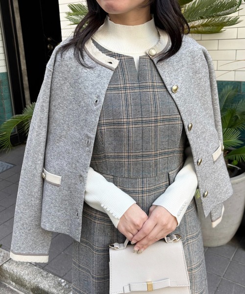 couture brooch(クチュールブローチ)の「【通勤・大人上品】ムースタッチジャカード 配色スカラカーディ(カーディガン/ボレロ・レディース・ブラック/ライトグレー/アイボリー・36/38/40/42)」の3枚目の写真