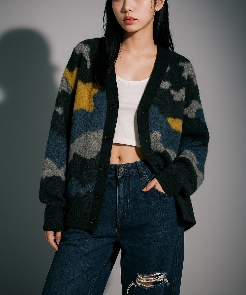 VIBGYOR(ヴィブジョー)の「【Korea Select】 カモフラ モヘアカーディガン(CN)(カーディガン/ボレロ・メンズ・ブラウン/チャコールグレー/ベージュ・FREE)」の12枚目の写真