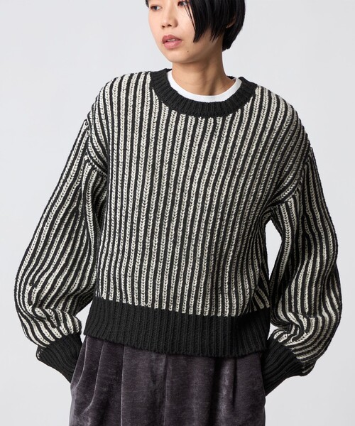 CITEN（シテン）の「＜CITEN＞ボリュームスリーブカラフルアゼニット（ニット/セーター・レディース・ブラック/オフホワイト/ダークブラウン・FREE）」の2枚目の写真