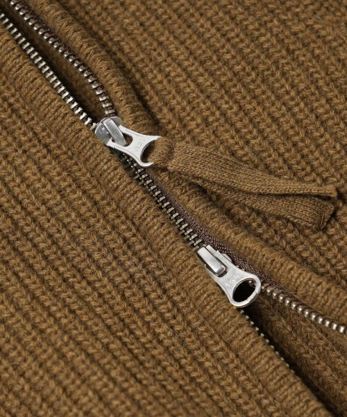 FRIZMWORKS（フリズムワークス）の「WOOL DECK ZIP UP CARDIGAN _ CINNAMON（カーディガン/ボレロ・レディース・その他・SMALL/MEDIUM/LARGE/X-LARGE）」の4枚目の写真
