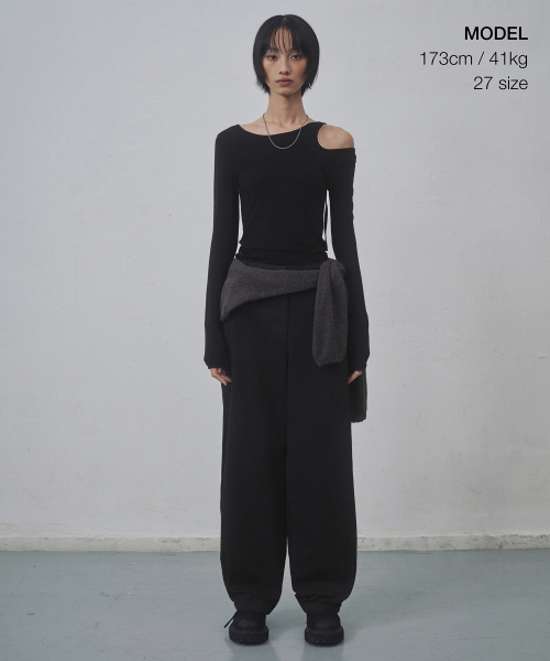 MUSINSA STANDARD WOMAN（ムシンサスタンダードウーマン）の「ウィメンズカーブドチノパンツ[ブラック]（その他パンツ・レディース・その他・30/24/25/26/27/28/29）」の3枚目の写真