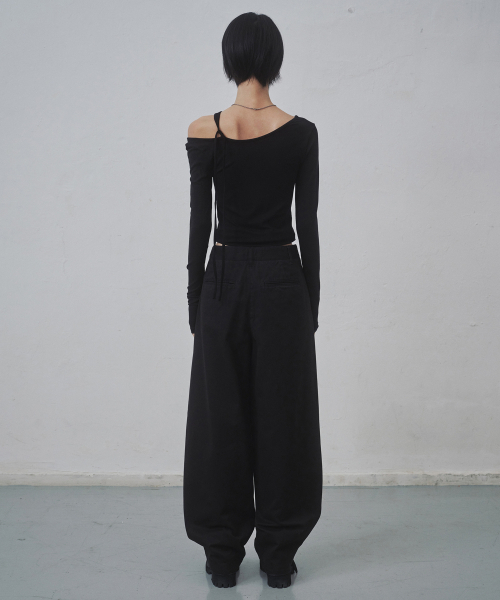 MUSINSA STANDARD WOMAN（ムシンサスタンダードウーマン）の「ウィメンズカーブドチノパンツ[ブラック]（その他パンツ・レディース・その他・30/24/25/26/27/28/29）」の4枚目の写真