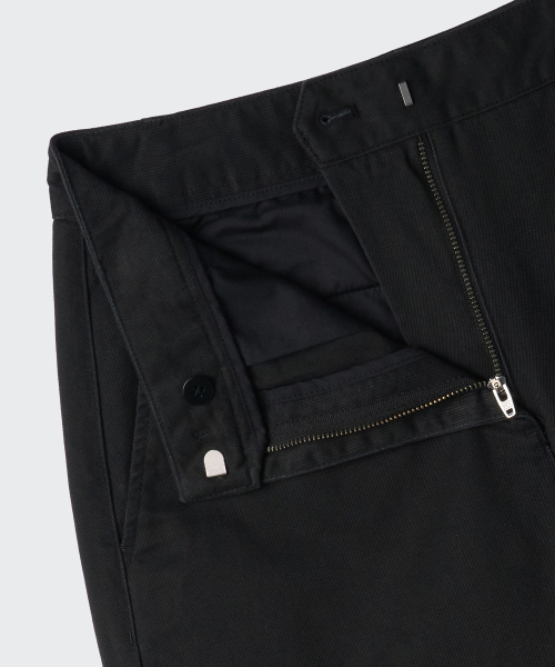 MUSINSA STANDARD WOMAN（ムシンサスタンダードウーマン）の「ウィメンズカーブドチノパンツ[ブラック]（その他パンツ・レディース・その他・30/24/25/26/27/28/29）」の7枚目の写真