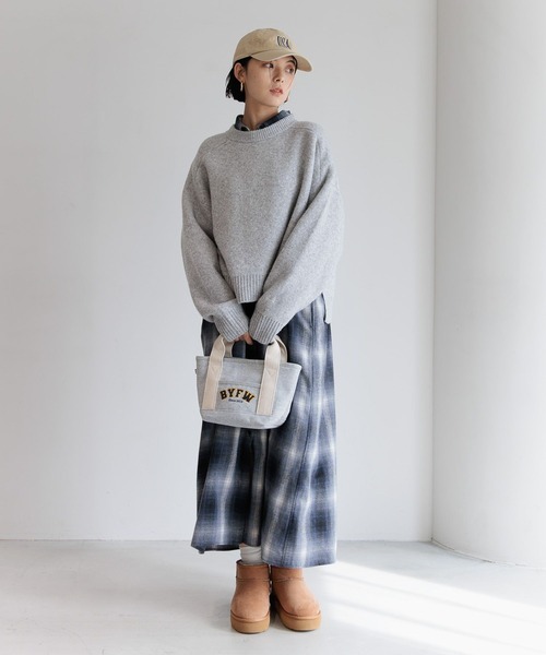 BAYFLOW（ベイフロー）の「[500mlのボトルや長財布も入る]スウェットロゴトートS（トートバッグ・レディース・グレー・FREE）」の2枚目の写真