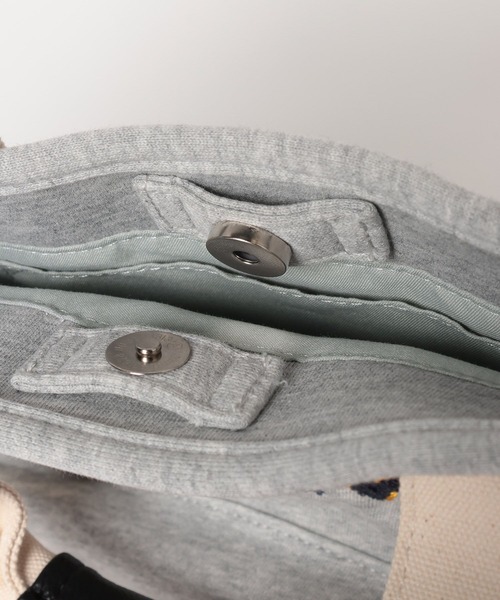 BAYFLOW（ベイフロー）の「[500mlのボトルや長財布も入る]スウェットロゴトートS（トートバッグ・レディース・グレー・FREE）」の13枚目の写真