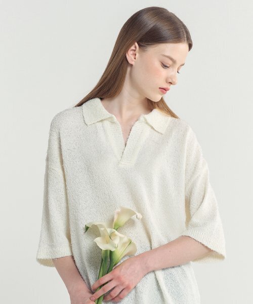 BLOND9(ブロンドナイン)の「テールヤンオープンカラ半袖ニット_アイボリー(ニット/セーター・レディース・アイボリー・LARGE/MEDIUM/X-LARGE)」の1枚目の写真