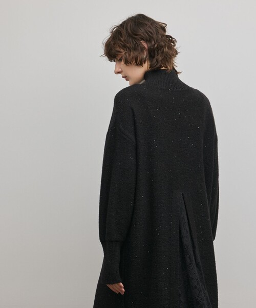 GRACE CONTINENTAL(グレースコンチネンタル)の「スパンコールニットワンピース(ワンピース・レディース・ホワイト/ブラック・36)」の2枚目の写真