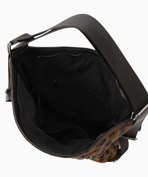 LAZY SUSAN（レイジースーザン）の「リュックバッグ３ＷＡＹアニマルプリント（バックパック/リュック・レディース・レオパード/ゼブラ・FREE）」の7枚目の写真