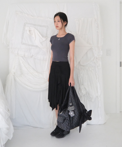 SIWEOL107(シウォル107)の「Kitten Crop Tee (Charcoal)(Tシャツ/カットソー・レディース・チャコール・FREE)」の3枚目の写真