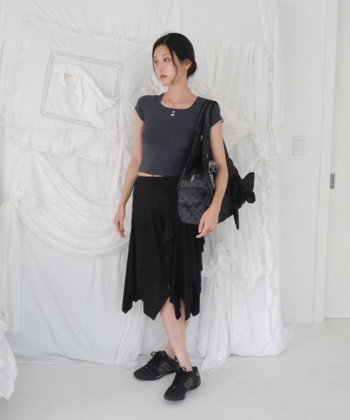 SIWEOL107(シウォル107)の「Kitten Crop Tee (Charcoal)(Tシャツ/カットソー・レディース・チャコール・FREE)」の4枚目の写真