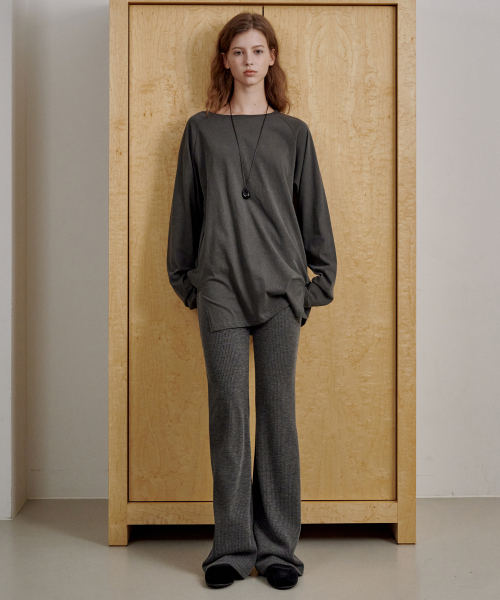 LOSSYROW（ロッシロー）の「Soft Basic Long Sleeve Charcoal（Tシャツ/カットソー・レディース・チャコール・FREE）」の2枚目の写真