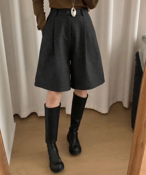 DAY CLOSET(デイ クローゼット)の「【大きいサイズ有/微起毛/バックゴム】フロント タック ハーフパンツ レディース(その他パンツ・レディース・ダークグレー/オリーブ・XL/S/M/L)」の1枚目の写真