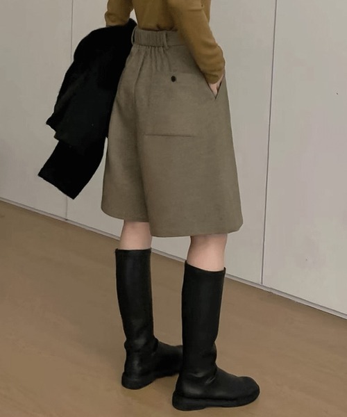 DAY CLOSET(デイ クローゼット)の「【大きいサイズ有/微起毛/バックゴム】フロント タック ハーフパンツ レディース(その他パンツ・レディース・ダークグレー/オリーブ・XL/S/M/L)」の9枚目の写真