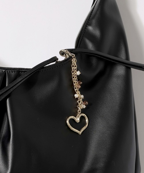 PAGEBOY(ページボーイ)の「ハートチェーンチャーム(チャーム・レディース・ライトベージュ/グレイッシュベージュ・FREE)」の2枚目の写真