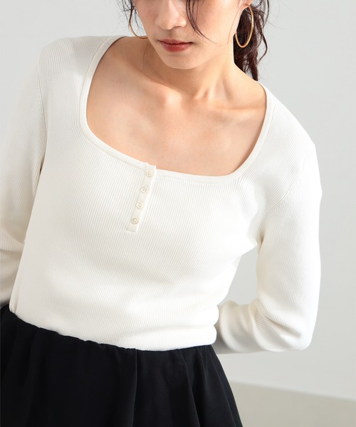 Demi-Luxe BEAMS(デミルクス ビームス)の「【8/6値下げ】16ゲージ コットン ヘンリーネック プルオーバー(ニット/セーター・レディース・ネイビー/ホワイト・ONE SIZE)」の2枚目の写真