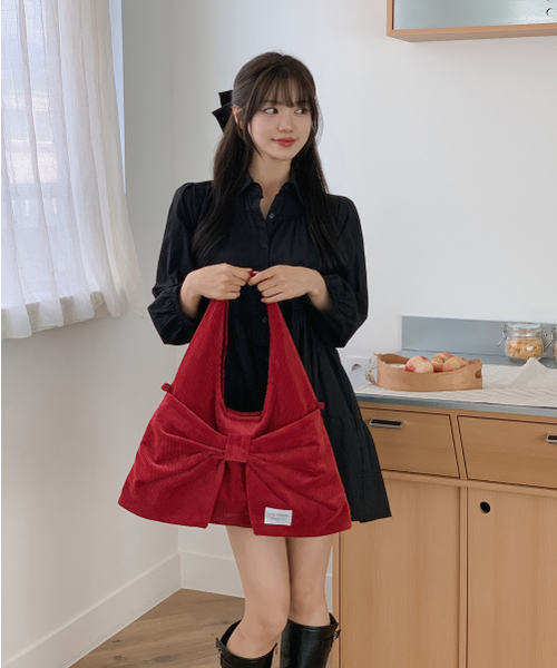 ATIL STUDIO（アチルスタジオ）の「コーデュロイデュイリボンホーボーショルダー＆クロスバッグ_[レッド]（ショルダーバッグ・レディース・その他・FREE）」の5枚目の写真