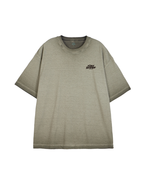ASTRAL PROJECTION（アストラルプロジェクション）の「[APSTUDIOXSCARYBROTHER SERIES 2]ピグメントルーズフィット半袖Tシャツ_カーキ（Tシャツ/カットソー・メンズ・その他・M/L/XXL/XL）」の2枚目の写真
