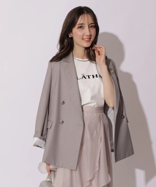 Apuweiser-riche（アプワイザーリッシェ）の「ハートブローチテーラージャケット（その他アウター・レディース・ライトグレー・2/1）」の3枚目の写真