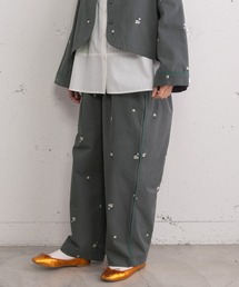 POU DOU DOU（プードゥドゥ）の「フラワー刺繍タックパンツ（その他パンツ）」