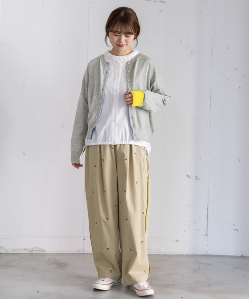 POU DOU DOU(プードゥドゥ)の「フラワー刺繍タックパンツ(その他パンツ・レディース・ダークグレー/インディゴブルー/グレー系その他・3)」の22枚目の写真