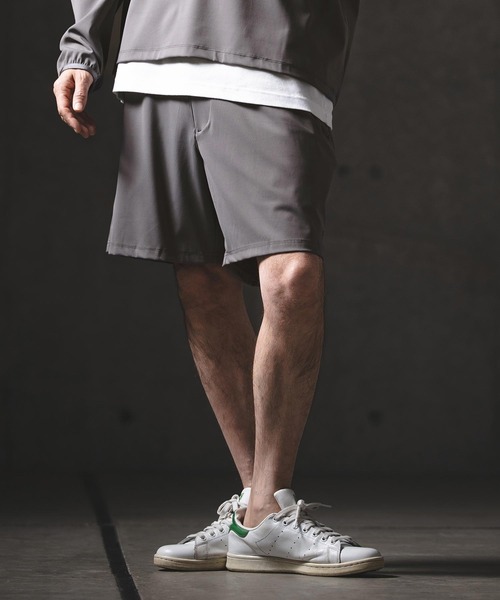 GLIMCLAP（グリムクラップ）の「mp14558-Airy Smooth Fabric Shorts ショートパンツ(201-027-gls-cg)（その他パンツ・メンズ・ブラック/ベージュ/チャコール・L/M/S）」の3枚目の写真