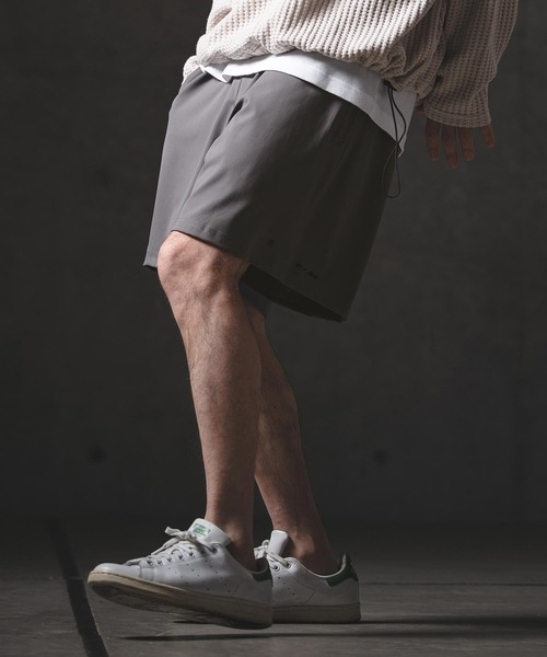 GLIMCLAP（グリムクラップ）の「mp14558-Airy Smooth Fabric Shorts ショートパンツ(201-027-gls-cg)（その他パンツ・メンズ・ブラック/ベージュ/チャコール・L/M/S）」の22枚目の写真