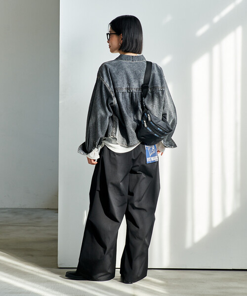 FREAK'S STORE(フリークスストア)の「とろみデニムショートシャツ/リヨセル デニムショート丈シャツ<セットアップ対応>(シャツ/ブラウス・レディース・サックスブルー/ブルー/チャコール・フリ-)」の9枚目の写真
