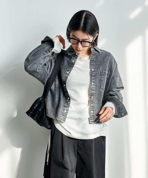 FREAK'S STORE(フリークスストア)の「とろみデニムショートシャツ/リヨセル デニムショート丈シャツ<セットアップ対応>(シャツ/ブラウス・レディース・サックスブルー/ブルー/チャコール・フリ-)」の11枚目の写真