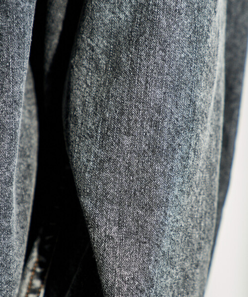 FREAK'S STORE(フリークスストア)の「とろみデニムショートシャツ/リヨセル デニムショート丈シャツ<セットアップ対応>(シャツ/ブラウス・レディース・サックスブルー/ブルー/チャコール・フリ-)」の15枚目の写真
