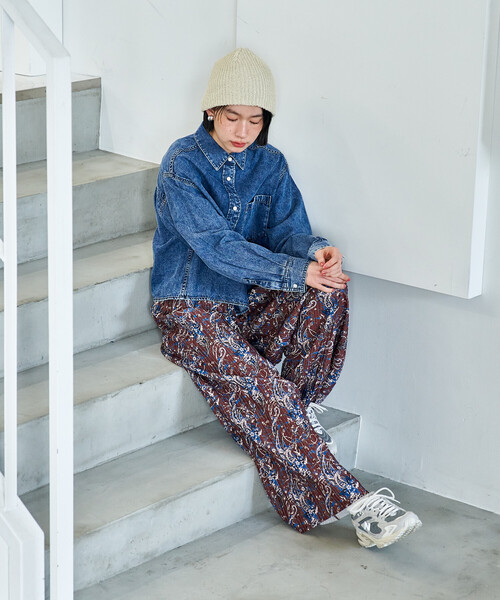 FREAK'S STORE(フリークスストア)の「とろみデニムショートシャツ/リヨセル デニムショート丈シャツ<セットアップ対応>(シャツ/ブラウス・レディース・サックスブルー/ブルー/チャコール・フリ-)」の20枚目の写真