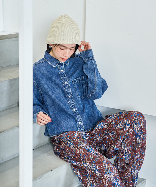 FREAK'S STORE(フリークスストア)の「とろみデニムショートシャツ/リヨセル デニムショート丈シャツ<セットアップ対応>(シャツ/ブラウス・レディース・サックスブルー/ブルー/チャコール・フリ-)」の21枚目の写真