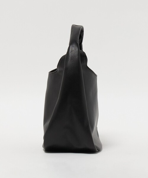 UNITED ARROWS（ユナイテッドアローズ）の「UNFINISHED LEATHER SHOLDER BAG/アンフィニッシュドレザー ショルダーバッグ（ショルダーバッグ・メンズ・ブラック・FREE）」の2枚目の写真