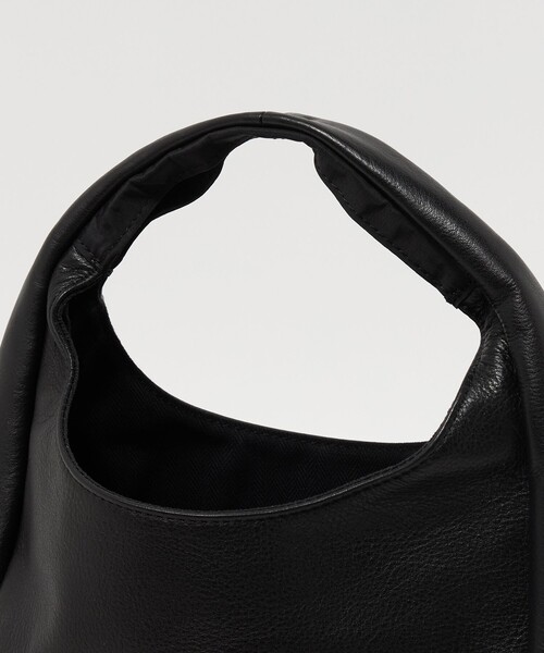 UNITED ARROWS（ユナイテッドアローズ）の「UNFINISHED LEATHER SHOLDER BAG/アンフィニッシュドレザー ショルダーバッグ（ショルダーバッグ・メンズ・ブラック・FREE）」の5枚目の写真