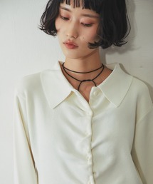 襟付きフロントシャーリングニット
