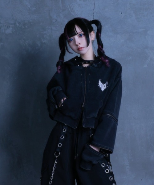 Amilige(アミリージュ)の「猫耳袖ZIPショート丈パーカー(パーカー・レディース・グレー/ブラック・FREE)」の10枚目の写真