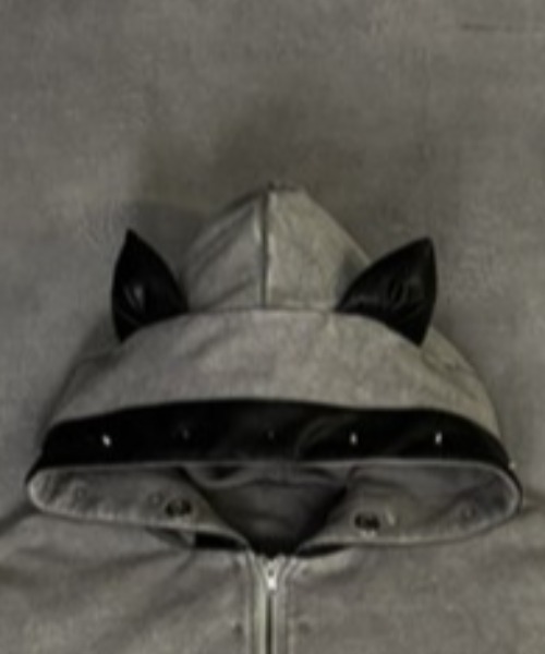 Amilige(アミリージュ)の「猫耳袖ZIPショート丈パーカー(パーカー・レディース・グレー/ブラック・FREE)」の15枚目の写真