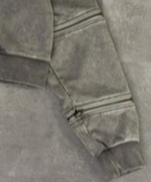 Amilige(アミリージュ)の「猫耳袖ZIPショート丈パーカー(パーカー・レディース・グレー/ブラック・FREE)」の17枚目の写真