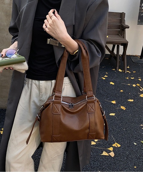 LA VORAGINE（ラ ヴォラジネ）の「2 ウェイヴィンテージ風トートバッグ 大容量 ツヤ感素材 収納力 デイリー（トートバッグ・レディース・ブラック/ブラウン系その他/ワイン/ブラウン・FREE）」の3枚目の写真