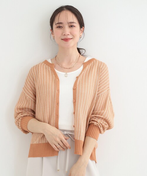 SHOO・LA・RUE(シューラルー)の「【洗濯機可/S-LL】キーネックでお顔周りすっきり ざっくり編みカーディガン(カーディガン/ボレロ・レディース・オレンジ系その他4/ネイビー/グリーン系その他4・01/02/04/03)」の13枚目の写真