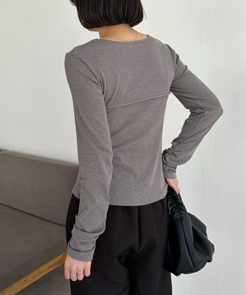 CAPRICIEUX LE'MAGE(カプリシューレマージュ)の「ツイストネックT(Tシャツ/カットソー・レディース・ホワイト/ブラック/グレー・FREE)」の14枚目の写真