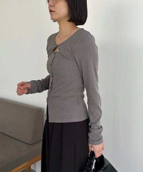 CAPRICIEUX LE'MAGE(カプリシューレマージュ)の「ツイストネックT(Tシャツ/カットソー・レディース・ホワイト/ブラック/グレー・FREE)」の15枚目の写真
