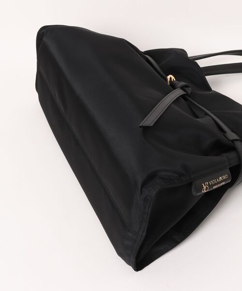 VIOLAd'ORO（ヴィオラドーロ）の「【VIOLAd'ORO/ヴィオラドーロ】ノットハンドル ナイロントートバッグ　made in japan　Lサイズ（トートバッグ・レディース・ベージュ系その他/ブラック/チャコールグレー/ベージュ/モカ・FREE）」の7枚目の写真