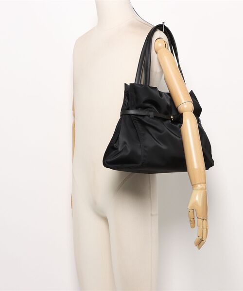 VIOLAd'ORO（ヴィオラドーロ）の「【VIOLAd'ORO/ヴィオラドーロ】ノットハンドル ナイロントートバッグ　made in japan　Lサイズ（トートバッグ・レディース・ベージュ系その他/ブラック/チャコールグレー/ベージュ/モカ・FREE）」の13枚目の写真