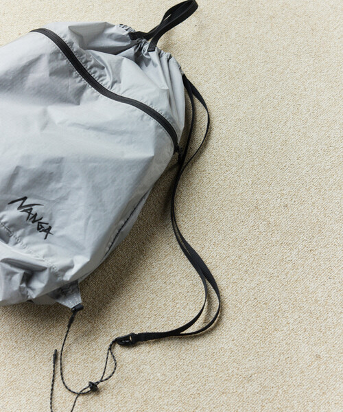NANGA(ナンガ)の「NANGA/ナンガ Fibermax TUL KNAPSACK ナップサック(バックパック/リュック・メンズ・グレー/ブラック/イエロー・ONE SIZE)」の15枚目の写真